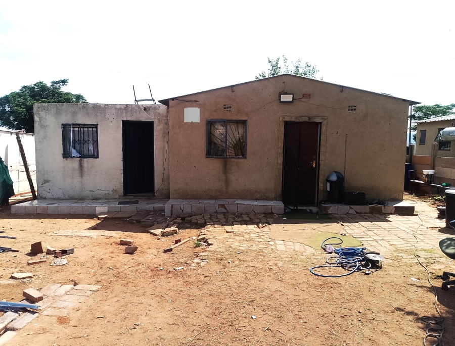 4 Bedroom Property for Sale in Thinasonke Gauteng