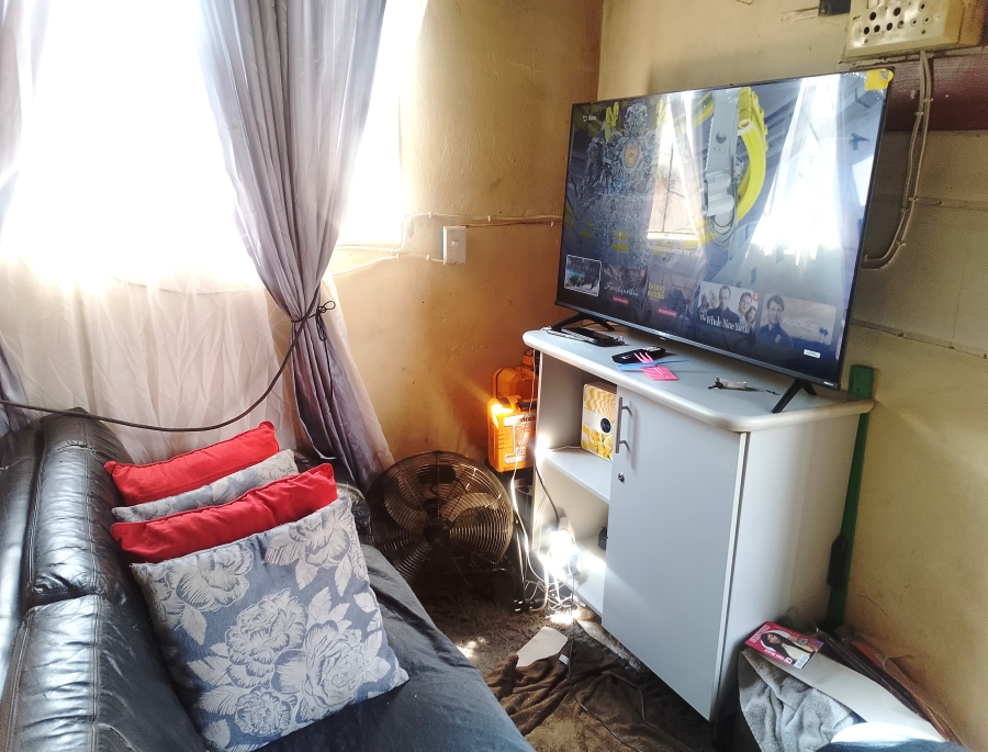 4 Bedroom Property for Sale in Thinasonke Gauteng