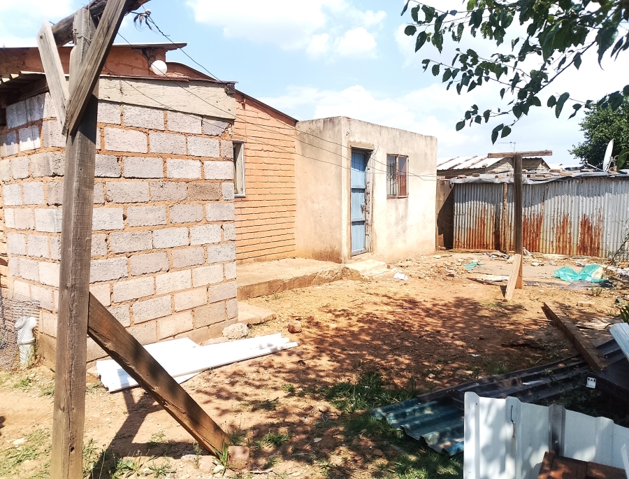 4 Bedroom Property for Sale in Thinasonke Gauteng