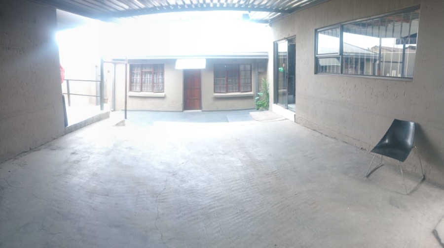 2 Bedroom Property for Sale in Thiteng Gauteng