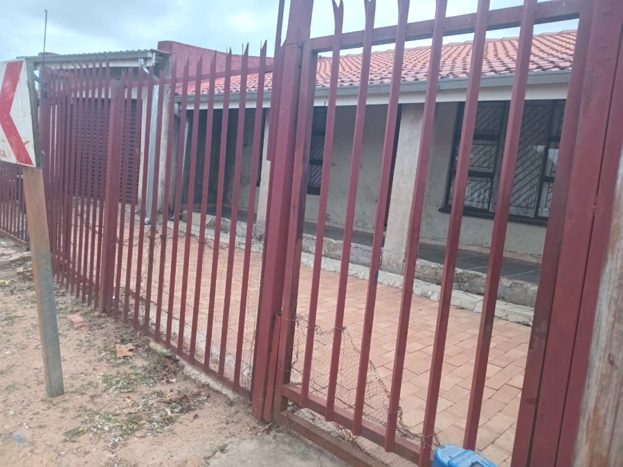 4 Bedroom Property for Sale in Soshanguve T Gauteng