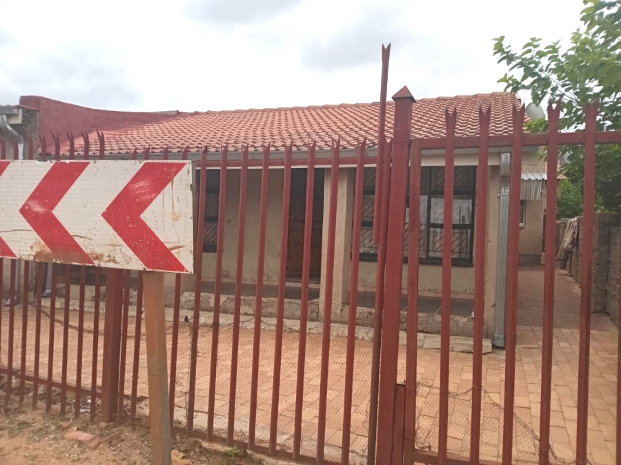 4 Bedroom Property for Sale in Soshanguve T Gauteng