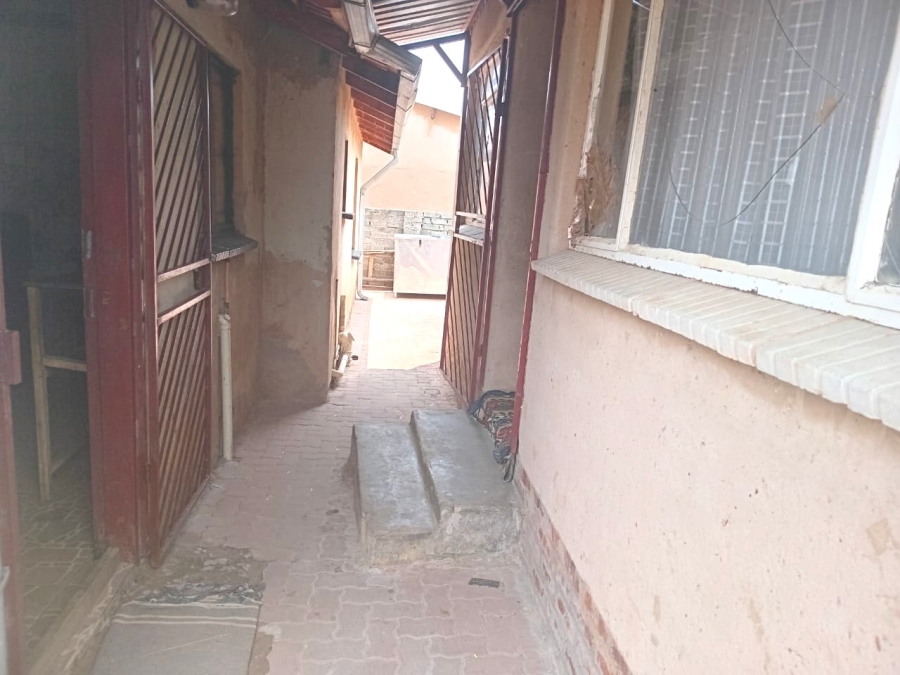 4 Bedroom Property for Sale in Soshanguve T Gauteng