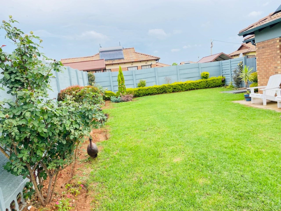 3 Bedroom Property for Sale in Clayville Gauteng