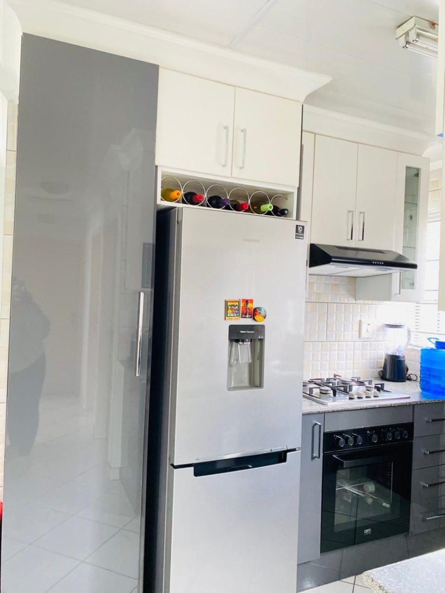 3 Bedroom Property for Sale in Clayville Gauteng