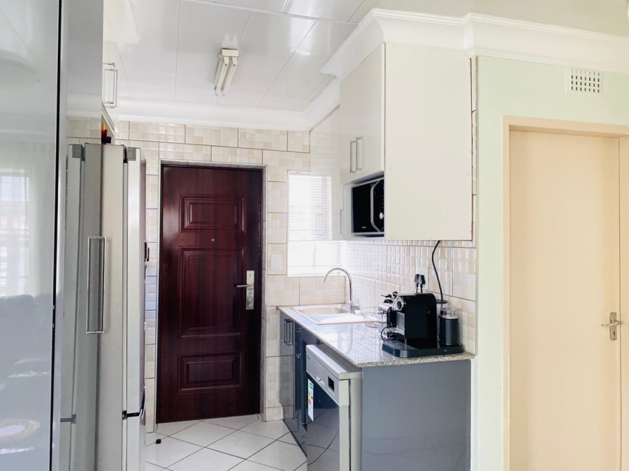 3 Bedroom Property for Sale in Clayville Gauteng