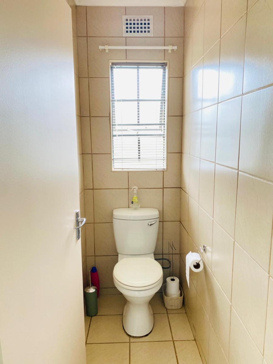 3 Bedroom Property for Sale in Clayville Gauteng