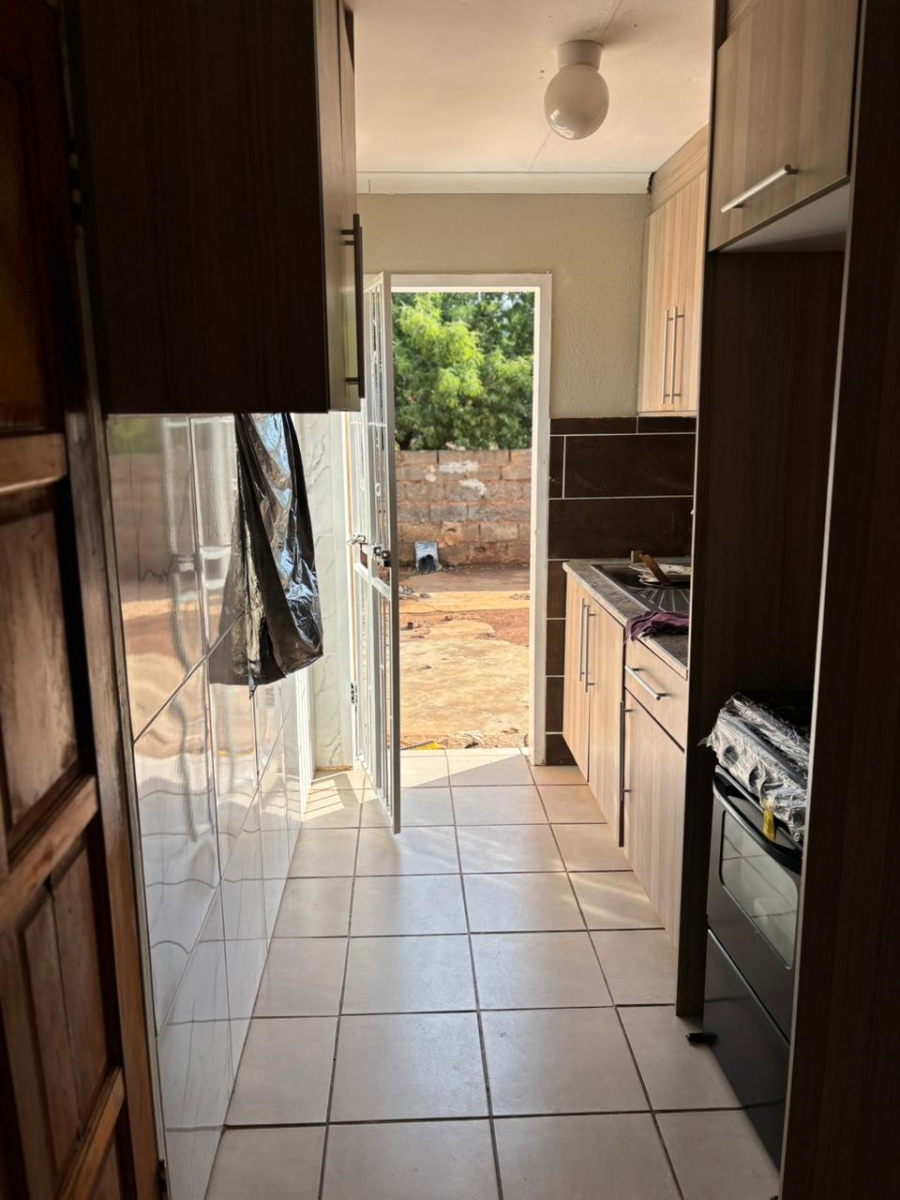 2 Bedroom Property for Sale in Moleleki Gauteng