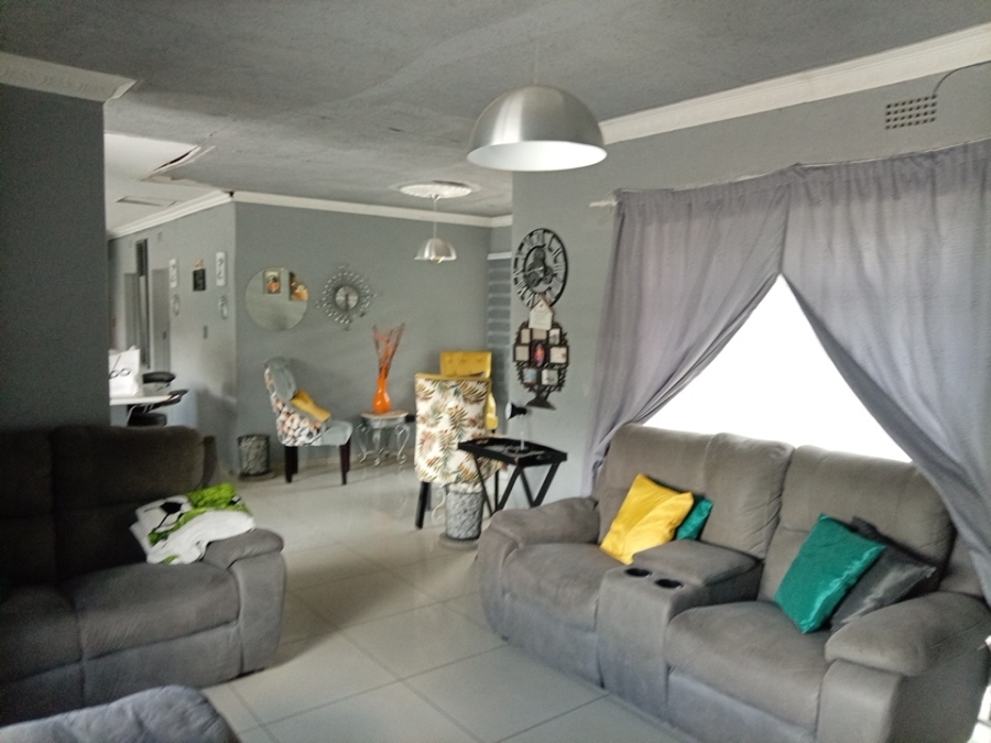 4 Bedroom Property for Sale in Crystal Park Gauteng