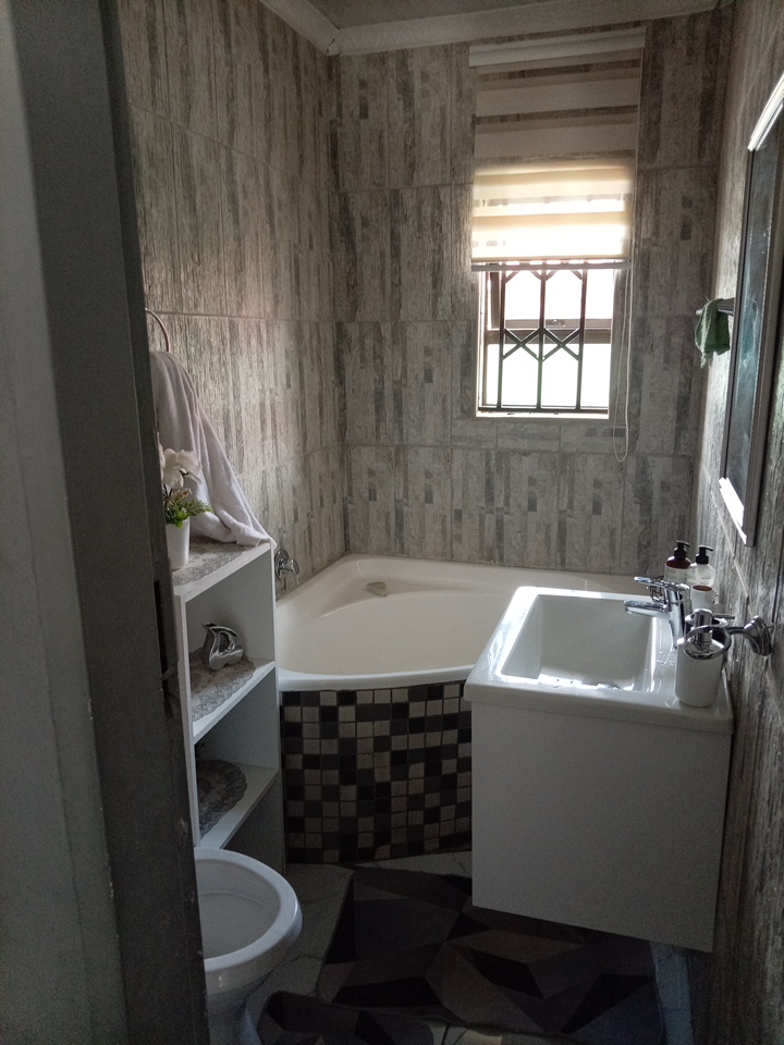 4 Bedroom Property for Sale in Crystal Park Gauteng