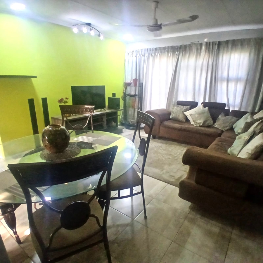 2 Bedroom Property for Sale in Minnebron Gauteng