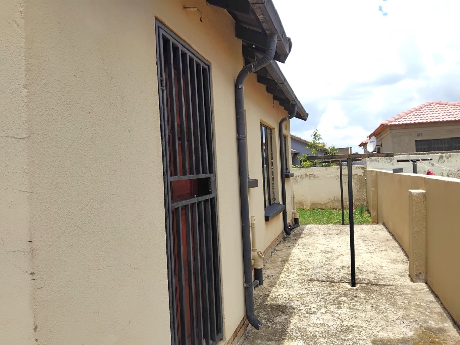 3 Bedroom Property for Sale in Roodekop Gauteng