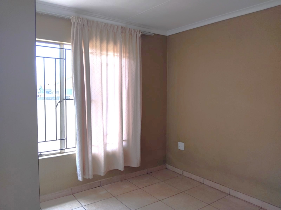 3 Bedroom Property for Sale in Roodekop Gauteng