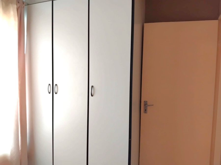 3 Bedroom Property for Sale in Roodekop Gauteng