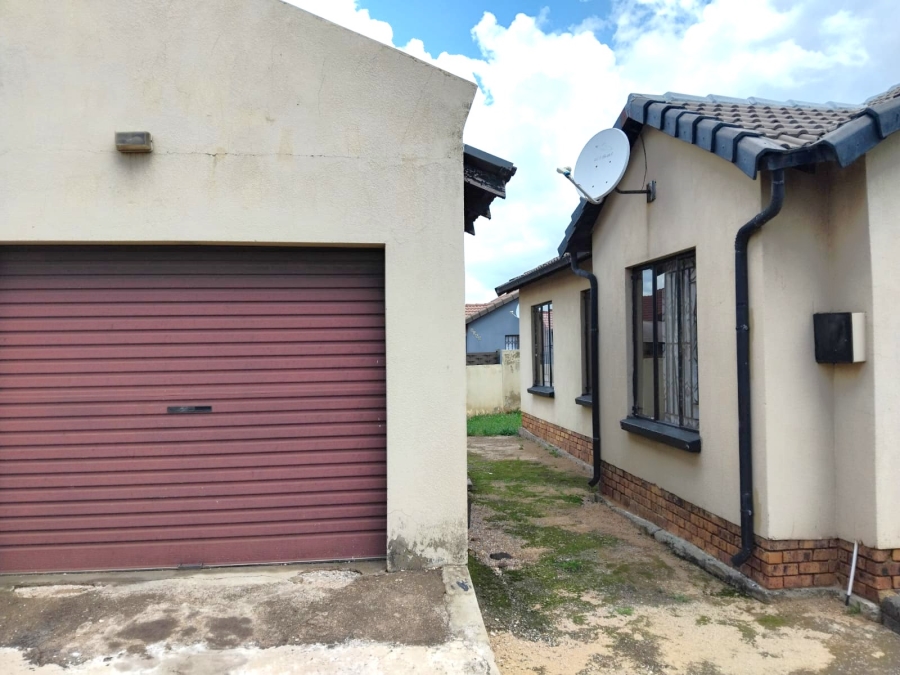 3 Bedroom Property for Sale in Roodekop Gauteng