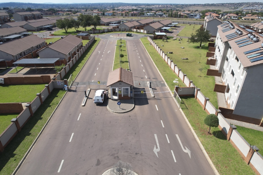 3 Bedroom Property for Sale in Monavoni Gauteng