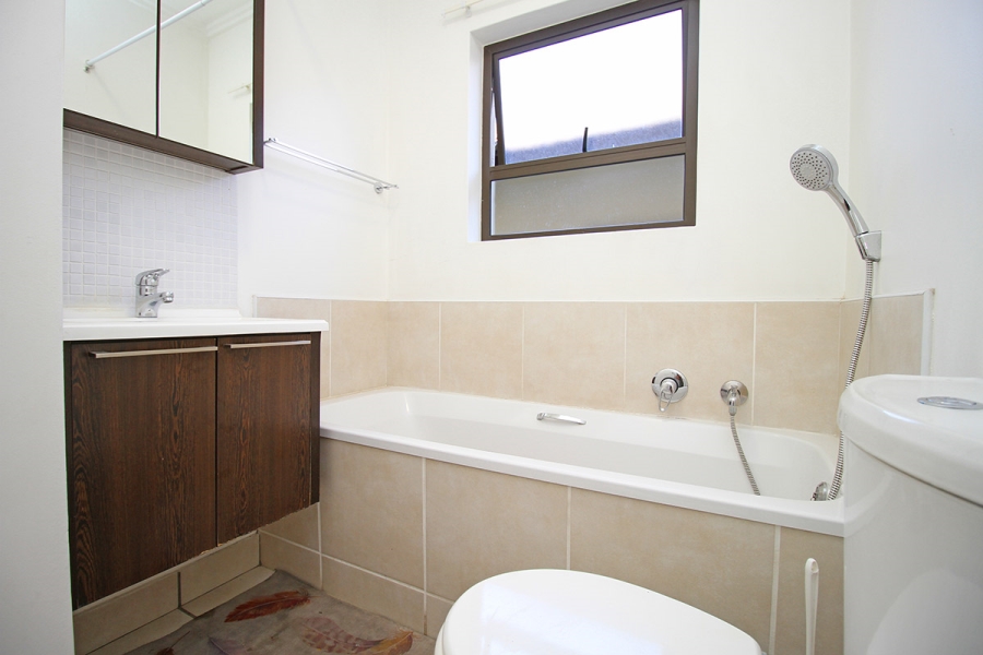 2 Bedroom Property for Sale in Broadacres Gauteng