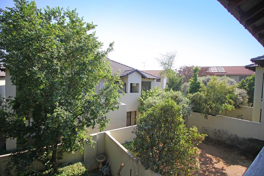 2 Bedroom Property for Sale in Broadacres Gauteng