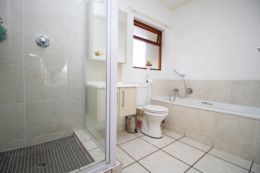 1 Bedroom Property for Sale in Beverley Gauteng