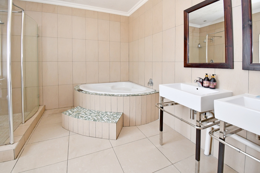 4 Bedroom Property for Sale in Dainfern Gauteng