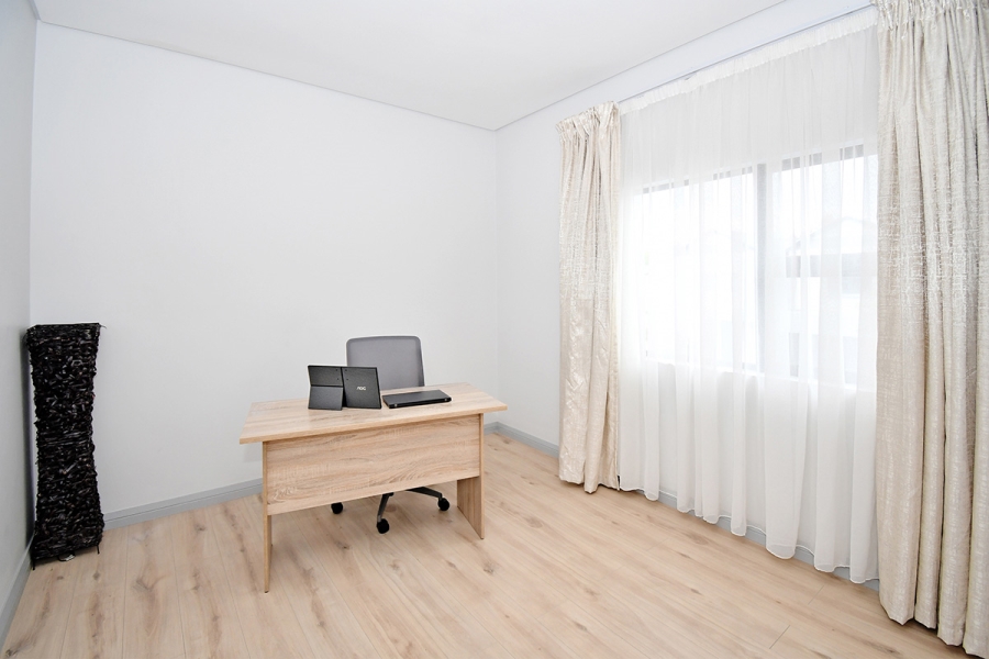 3 Bedroom Property for Sale in Broadacres Gauteng