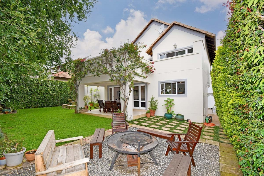 3 Bedroom Property for Sale in Broadacres Gauteng