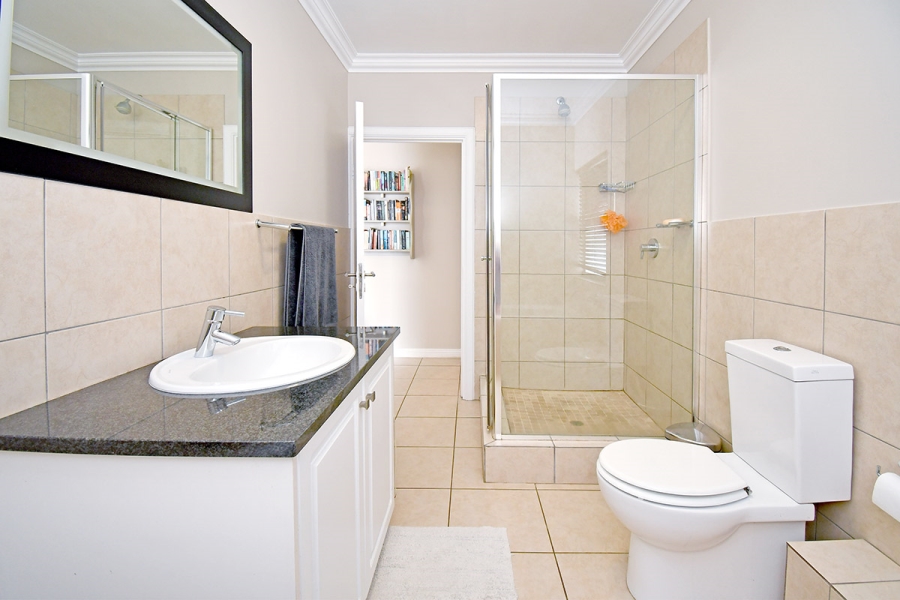 3 Bedroom Property for Sale in Broadacres Gauteng