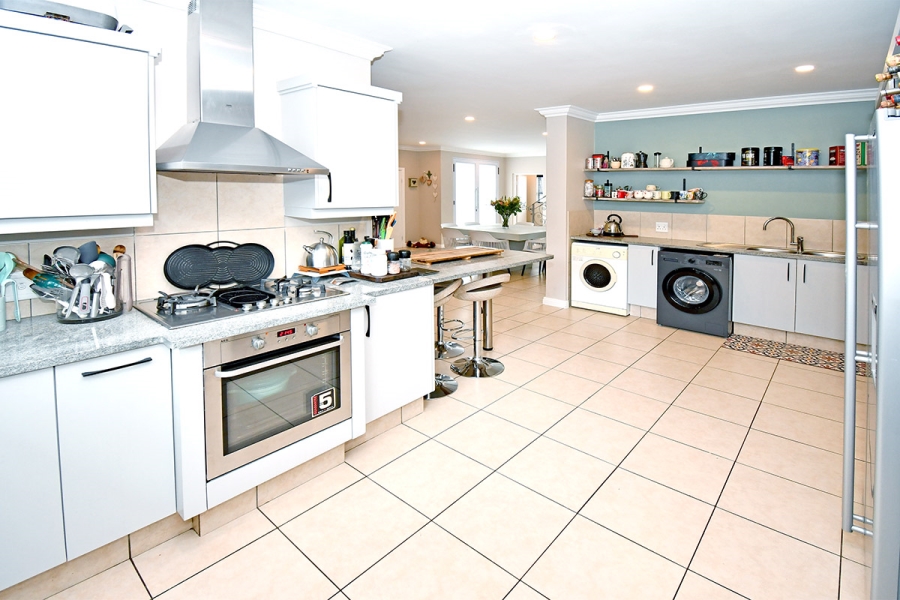 3 Bedroom Property for Sale in Broadacres Gauteng