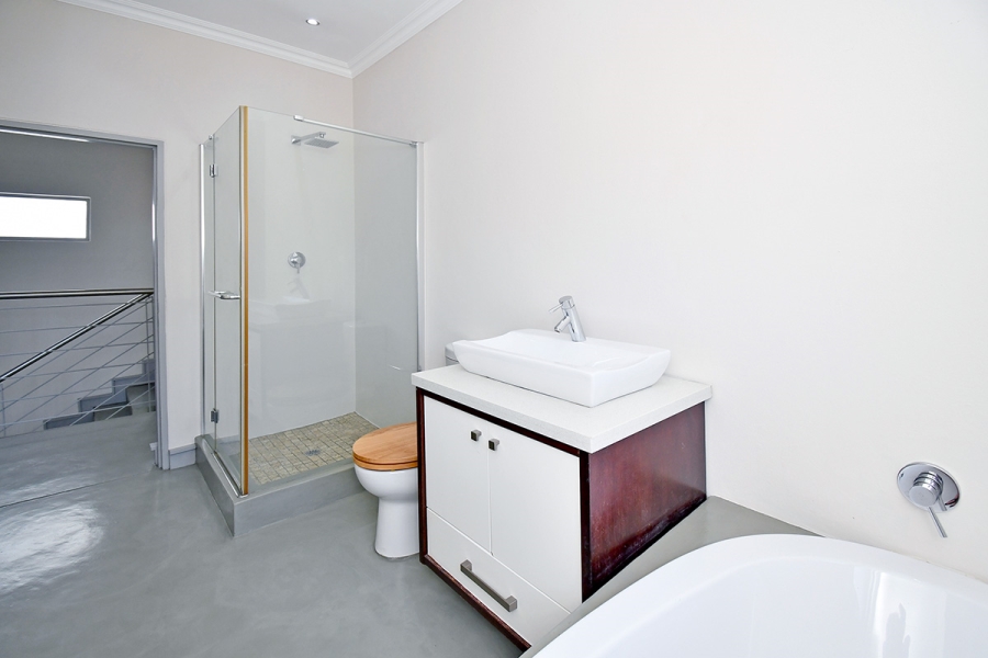 3 Bedroom Property for Sale in Broadacres Gauteng