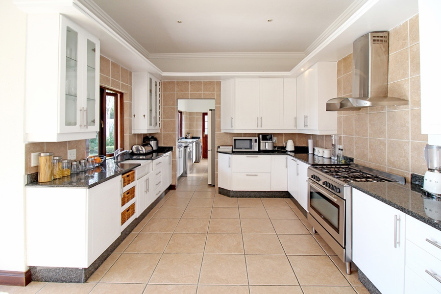 5 Bedroom Property for Sale in Broadacres Gauteng