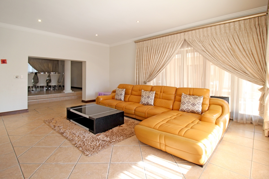 5 Bedroom Property for Sale in Broadacres Gauteng