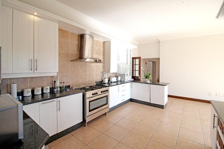 5 Bedroom Property for Sale in Broadacres Gauteng