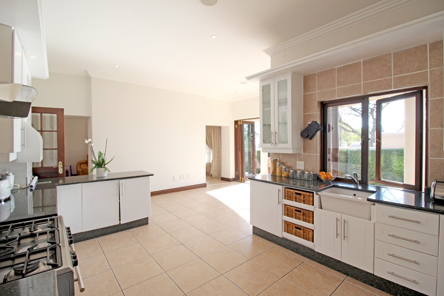 5 Bedroom Property for Sale in Broadacres Gauteng