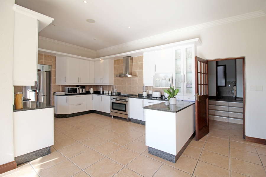 5 Bedroom Property for Sale in Broadacres Gauteng