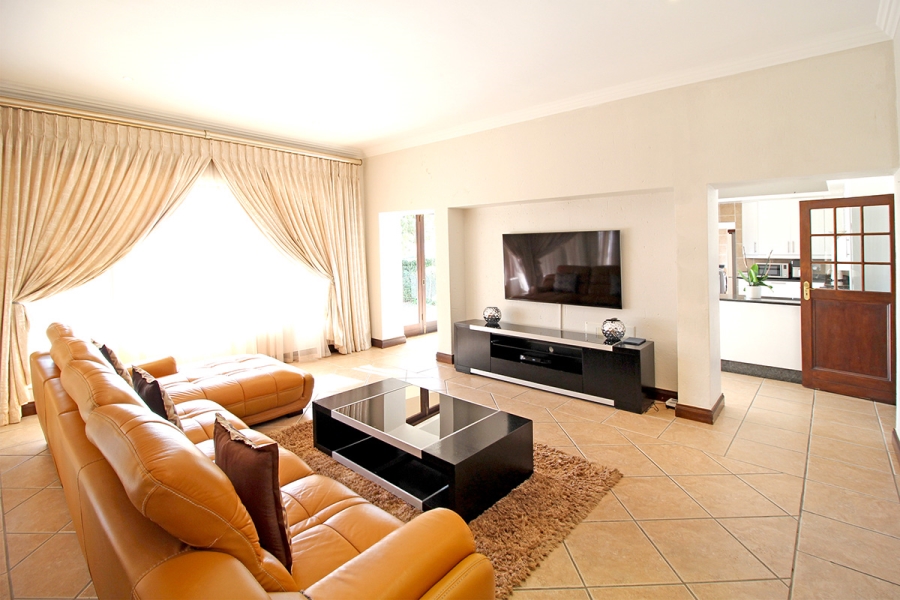 5 Bedroom Property for Sale in Broadacres Gauteng