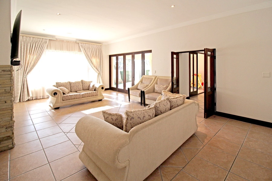 5 Bedroom Property for Sale in Broadacres Gauteng