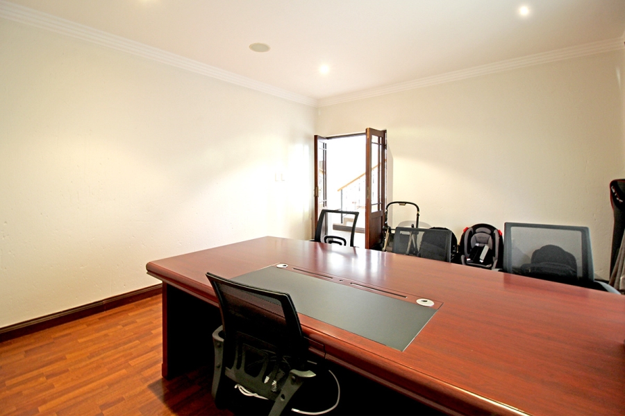 5 Bedroom Property for Sale in Broadacres Gauteng