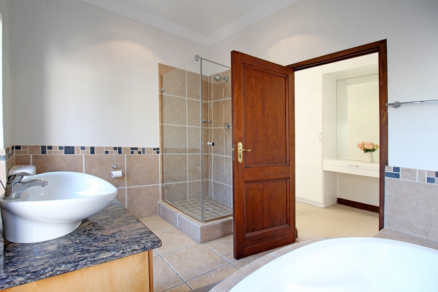 5 Bedroom Property for Sale in Broadacres Gauteng