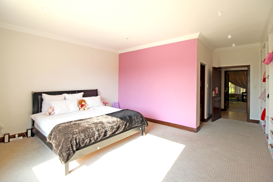 5 Bedroom Property for Sale in Broadacres Gauteng