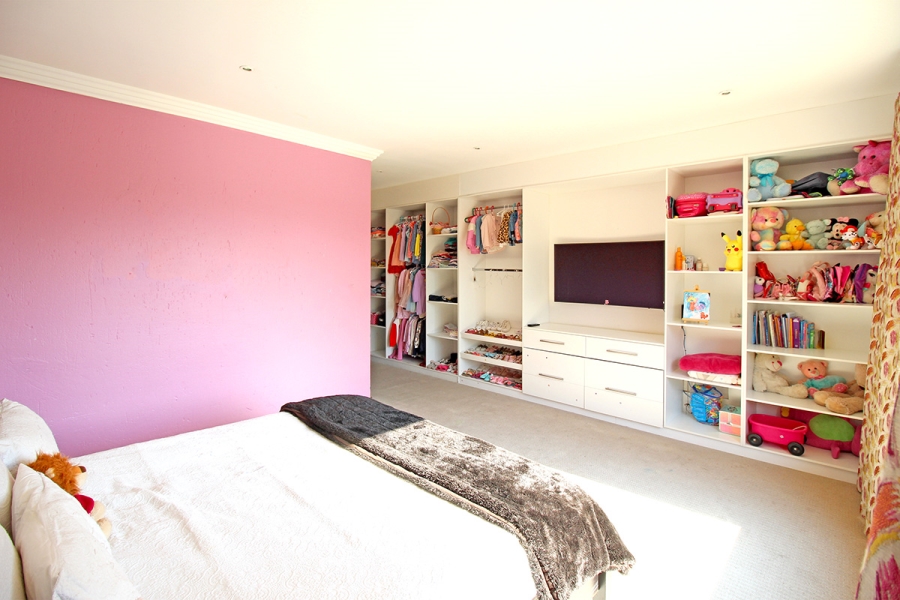 5 Bedroom Property for Sale in Broadacres Gauteng