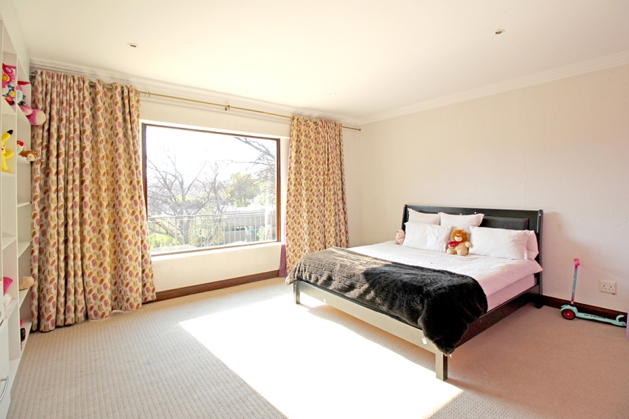 5 Bedroom Property for Sale in Broadacres Gauteng