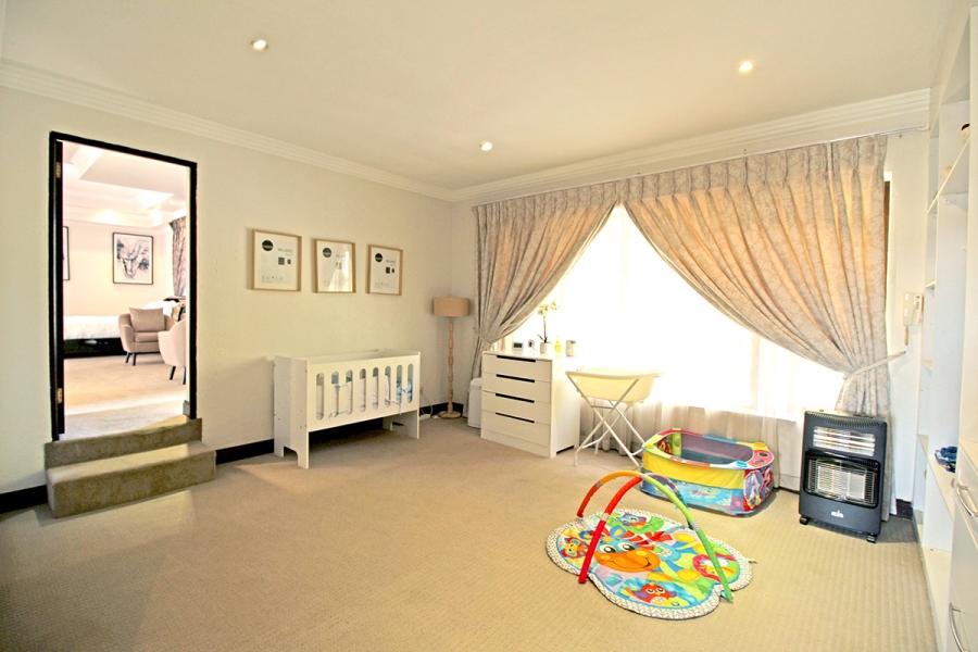 5 Bedroom Property for Sale in Broadacres Gauteng