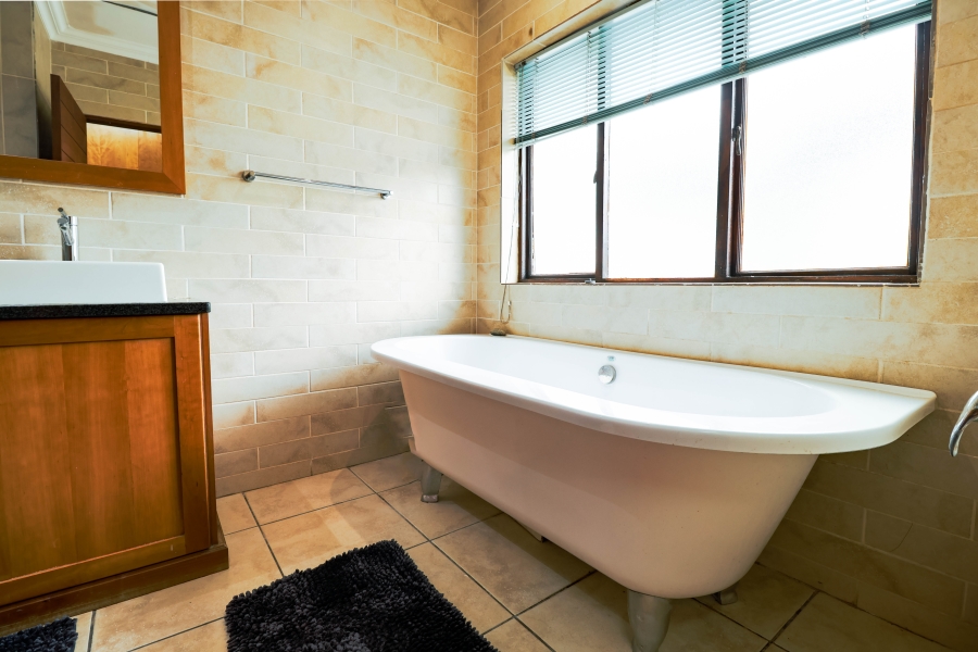 4 Bedroom Property for Sale in The Wilds Gauteng