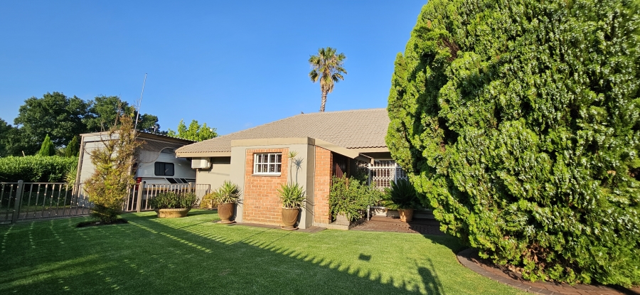 4 Bedroom Property for Sale in Risiville Gauteng