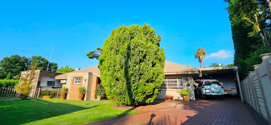 4 Bedroom Property for Sale in Risiville Gauteng