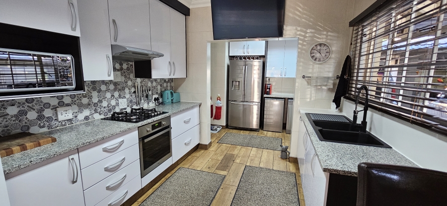 4 Bedroom Property for Sale in Risiville Gauteng