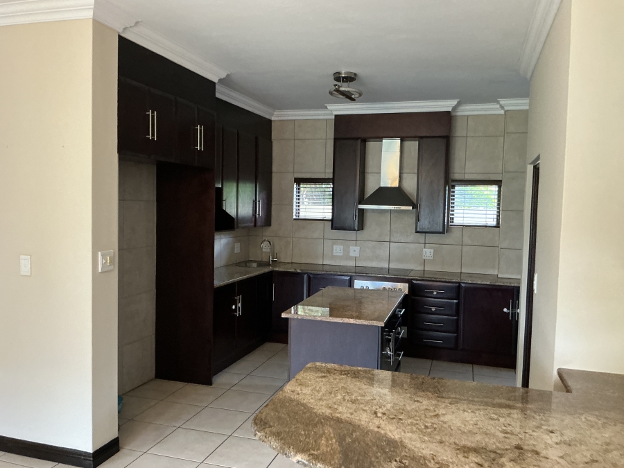 To Let 4 Bedroom Property for Rent in Midstream Estate Gauteng