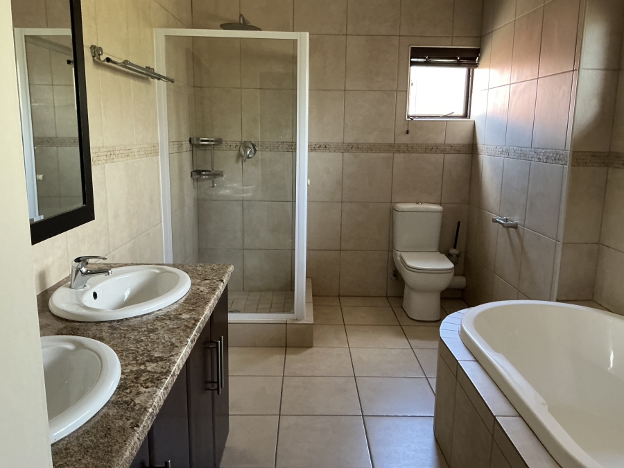 To Let 4 Bedroom Property for Rent in Midstream Estate Gauteng