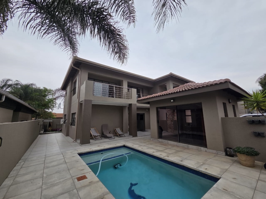 3 Bedroom Property for Sale in Greenstone Hill Gauteng