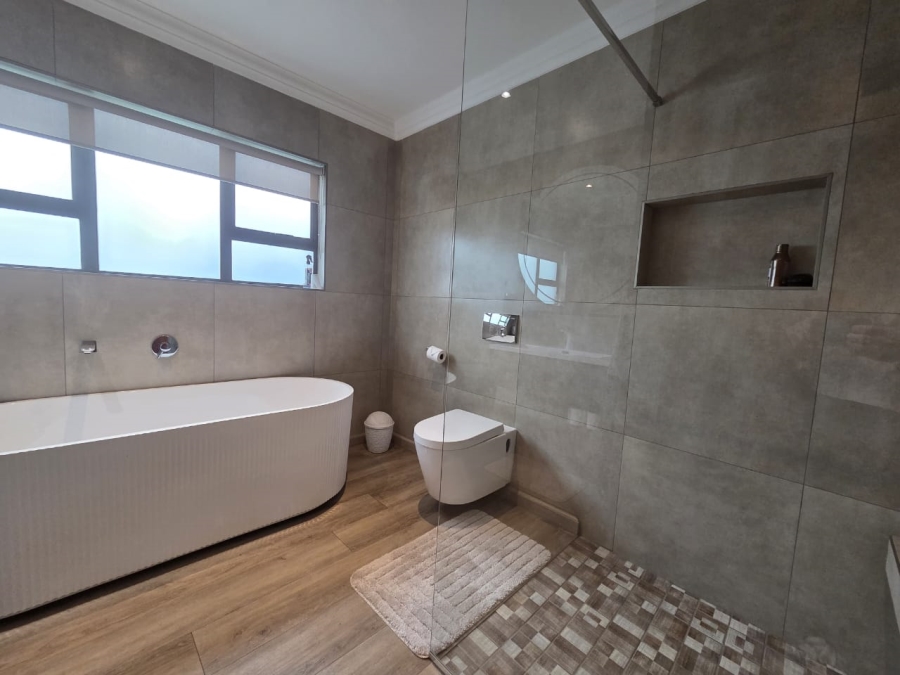 3 Bedroom Property for Sale in Greenstone Hill Gauteng